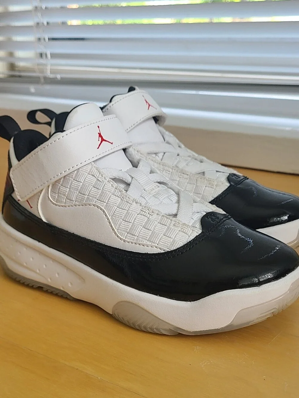 Nike Air Jordan Max Aura 2 PS | White Black Red | Size 13C